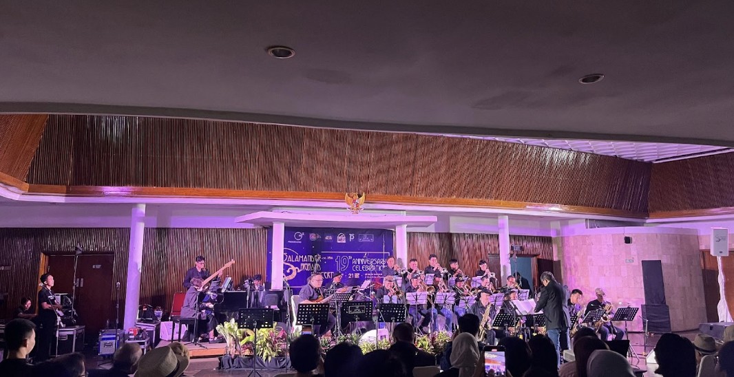 imelda-rosalin-alumnus-itb-yang-hidupkan-jazz-di-konser-salamander-big-band
