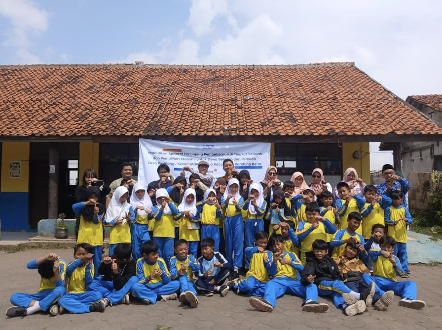 itb-dukung-pemulihan-pascabencana-di-cisarua-melalui-edukasi-sains-dan-psikososial