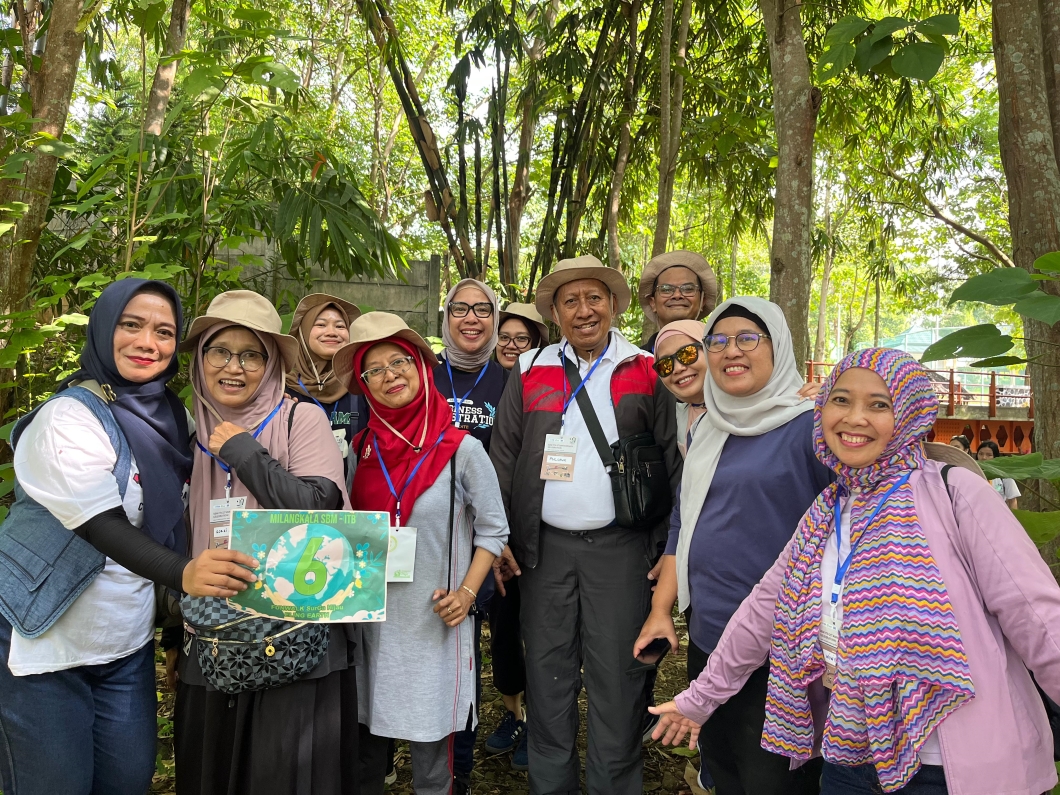 hut-ke-21-sbm-itb-kolaborasi-dengan-komunitas-lokal-lestarikan-lingkungan-di-bandung