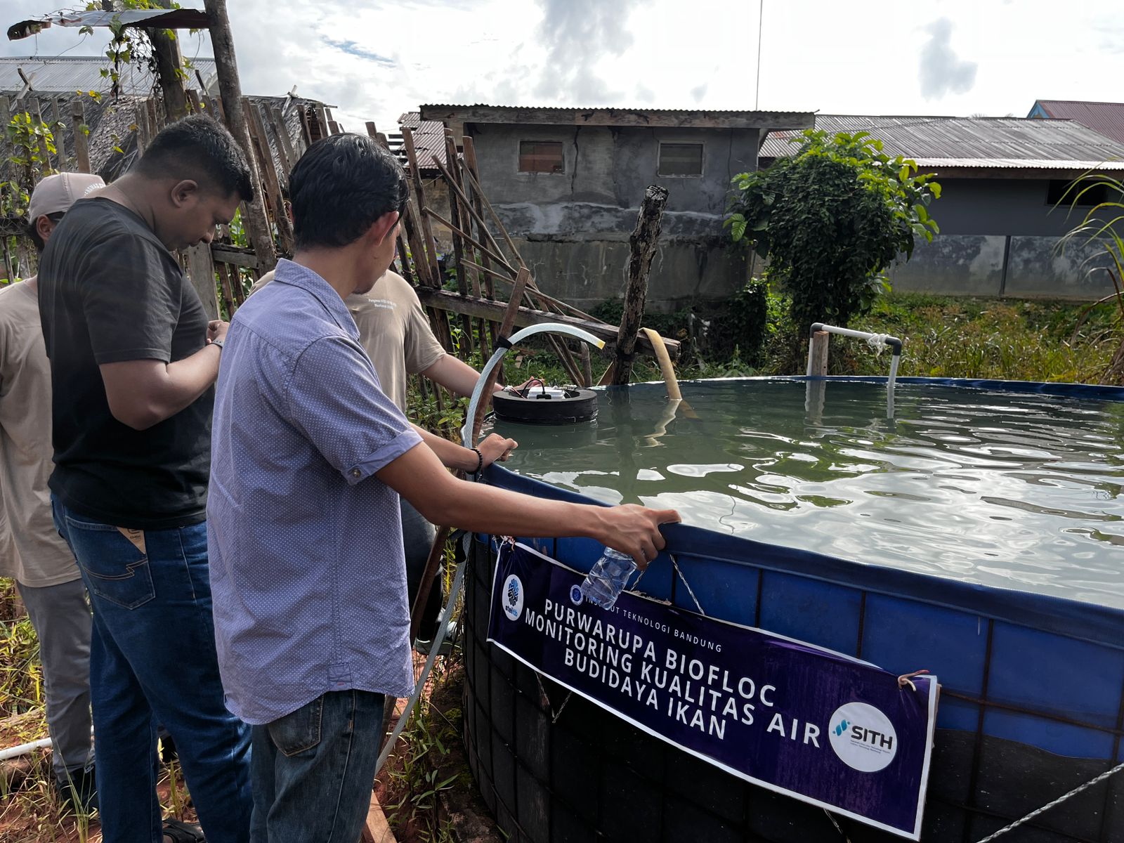 pengabdian-masyarakat-stei-itb-tingkatkan-produktivitas-peternakan-mentawai-dengan-teknologi-iot