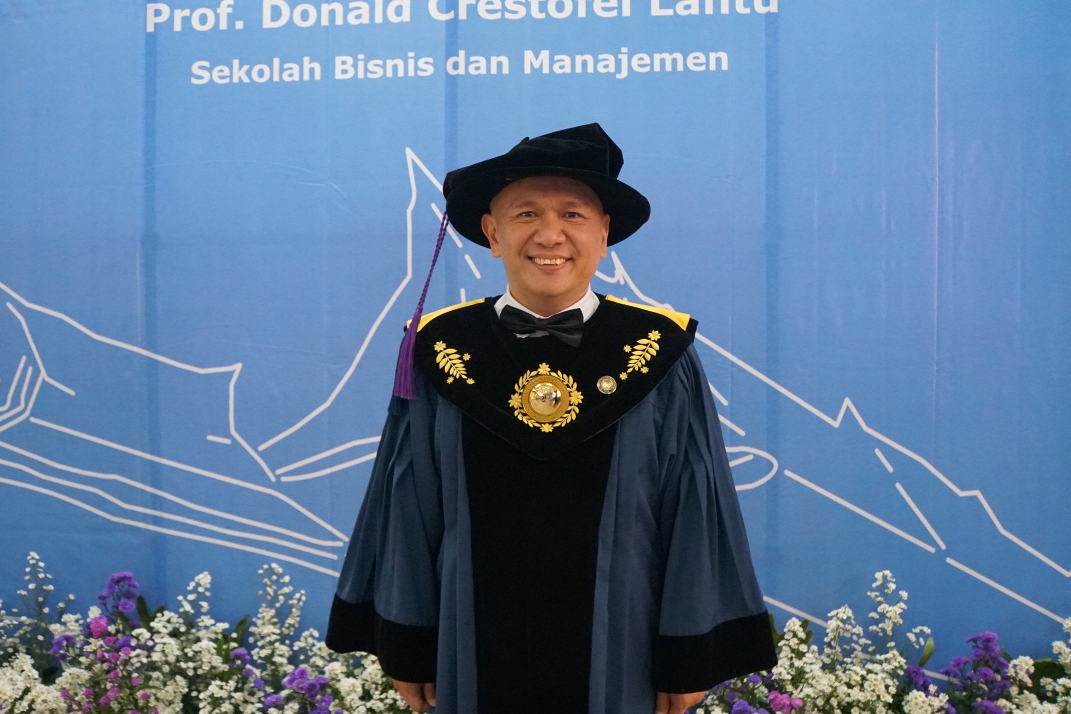 guru-besar-sbm-itb-prof-donald-crestofel-lantu-sampaikan-orasi-ilmiah-membangun-budaya-kepemimpinan-berbasis-ekosistem-berkelanjutan