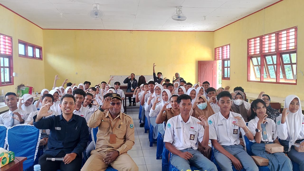 itb-laksanakan-pengabdian-masyarakat-berbasis-stem-di-kawasan-transmigrasi-papua-barat