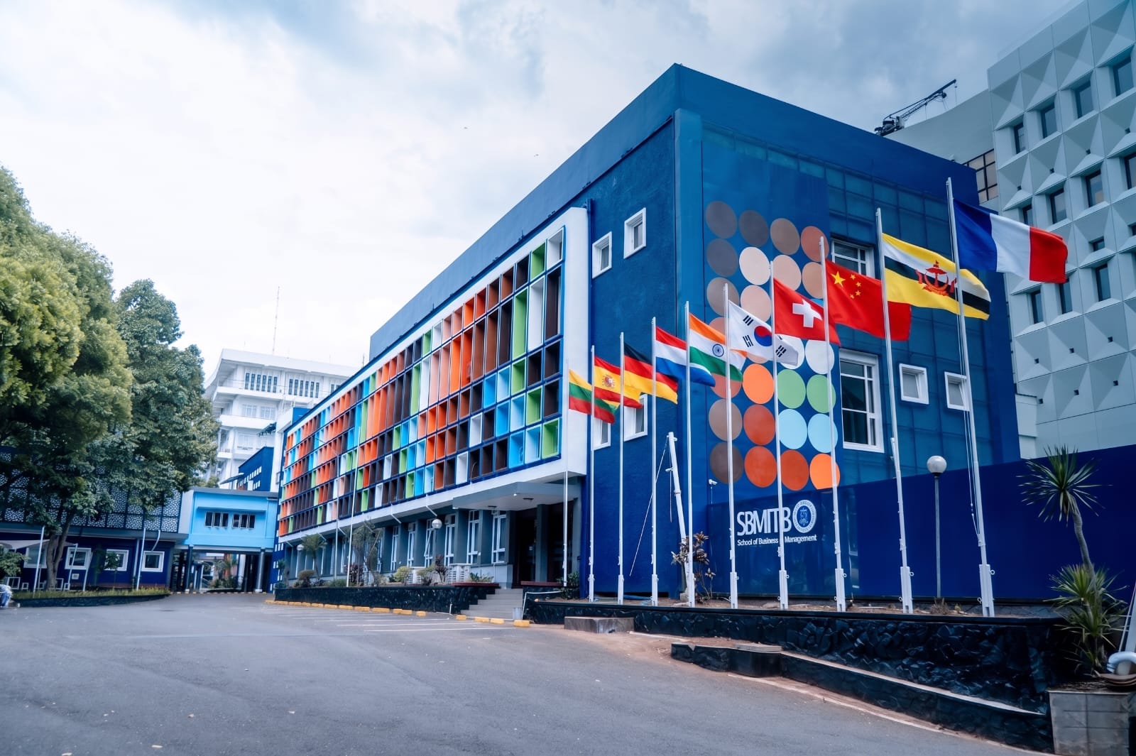 sbm-itb-terbaik-di-indonesia-kategori-business-master-program-versi-qs-business-masters-rankings-2027
