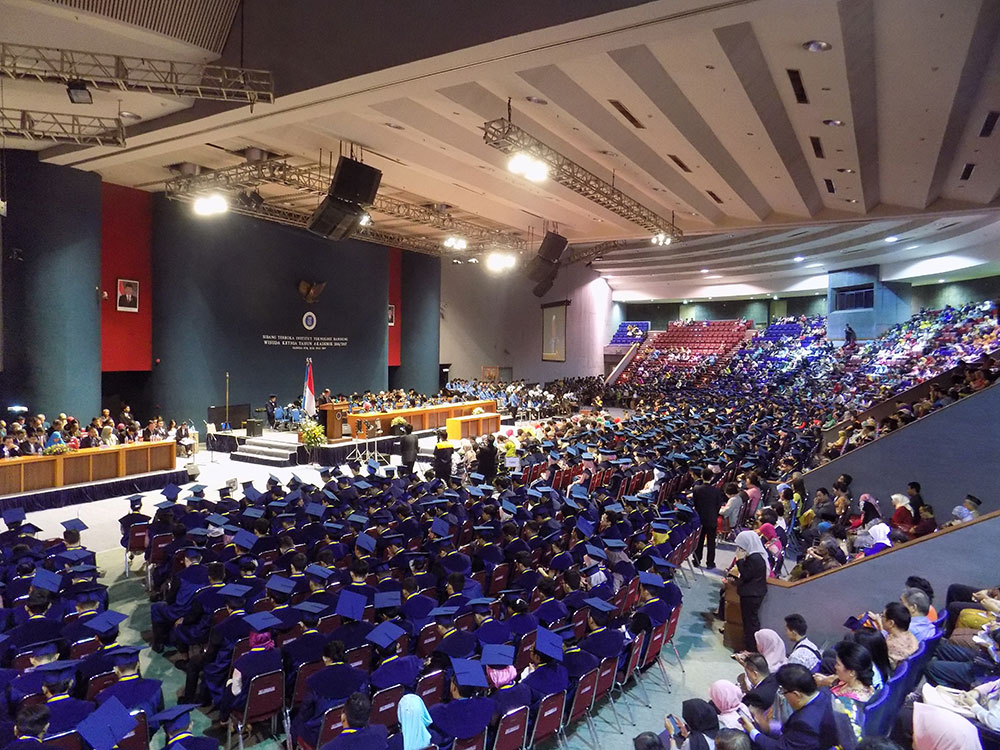 the-rector-of-itb-brought-graduates-to-see-the-future-of-the-world